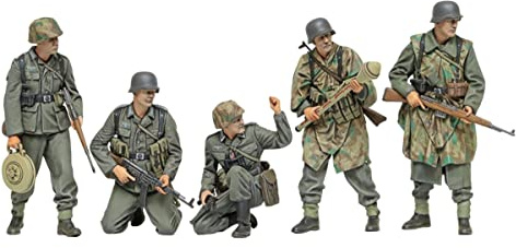 TAMIYA 35382 1:35 Figure Set German Infantry 1943-45 (5) Model Kit, Plastic Kit, Assembly Kit, Detailed Replica, Unpainted