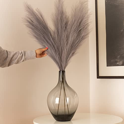 RyddeligHome Hohe Pampas, Pampasgras, künstliches Pampas, 3 Stängel, Flauschige Kunstfedern, künstliche Pflanzen, Blumen für Bodenvase im Boho-Stil, Wohnzimmer-Accessoires, 100 cm (grau, groß)