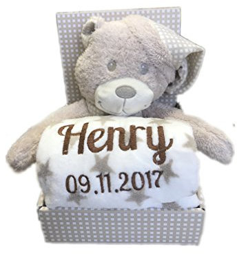KIDDI-MEDIA Babydecke mit Name & Geburtsdatum Bestickt inkl. Plüsch Stofftier - Geschenk Taufe Geburt/CE-Zertifizierung (Beige - Teddy mit SCHLAFMÜTZE)