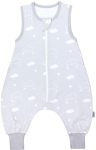 TupTam Sommerschlafsack Baby mit Füßen – Leichter Schlafsack Baby Sommer 0.5 TOG, OEKO-TEX, Farbe: Wolken mit Sternen und Mond Grau (Clouds), Größe: 92-98