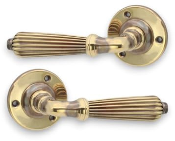 Infinity dekor vass spak dörrhandtag på ros set – åldrad mässing och åldrad nickel insticksdörrhandtag från Regency Period Style (åldrad mässing)