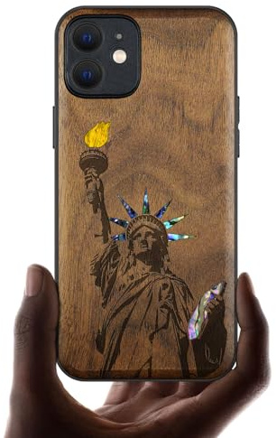 Carveit Bois Etui pour iPhone 12 Magnétique Coque, Incrustation de Coquille Protection de Téléphone Antichoc Compatible avec Apple 12 Étui Magsafe (Noyer-Statue de la Liberté)
