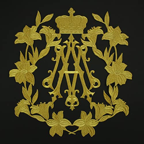 APLICACIÓN LITÚRGICA TERMOADHESIVA DE SÍMBOLO MARIANO ADORNADO CON RAMILLETE Y CORONA 30x30cm (ORO)