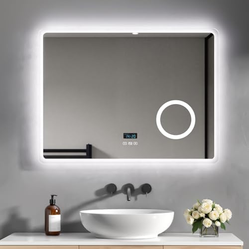 Heilmetz Bluetooth Badspiegel mit Beleuchtung 80x60cm, LED Badezimmerspiegel mit Licht, Uhr, 3 Lichtfarben Dimmbar, Antibeschlag, 3X Vergrößerung, Wandspiegel mit Beleuchtung, Energiesparend