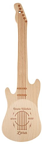 Herz & Heim® Salatlöffel aus Holz in E-Gitarren Form, mit Wunschname oder -text Wunschtext, Jahr und Name