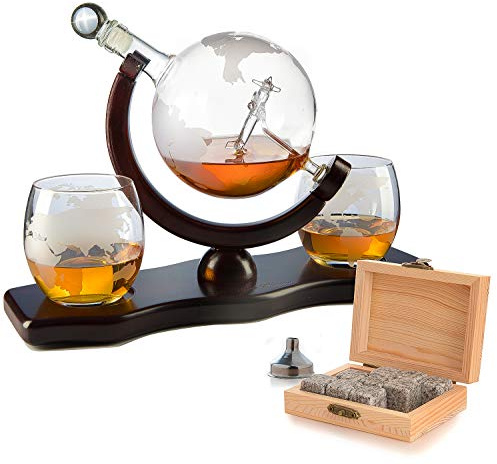 The Wine Savant Geätzte Welt Dekanter Globus - Whiskey Geschenkset mit antikem Flugzeug, Steinen, 2 Weltkarten-Gläsern - Pilotengeschenk, Hausbar-Dekor
