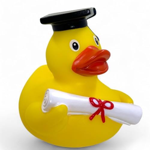 MIJOMA Quietsche-Ente Badeente (Doktorhut & Diplom) | Geschenkidee für Badeentenfans – Originelle Quietscheente – Badezimmerdeko & Sammlerfigur