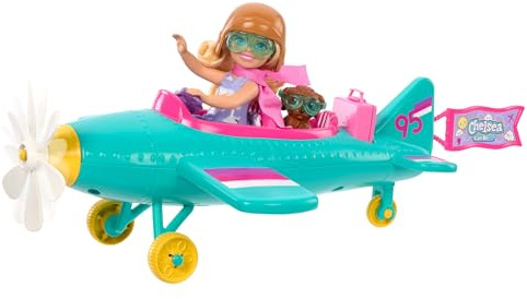 Barbie Chelsea Can Be…-lekset med docka och flygplan, tvåsitsigt flygplan med snurrande prästkrage-propeller och sju tillbehör, däribland hundvalp och klistermärken, HTK38