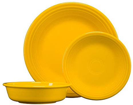 Fiesta Classic Rim - Juego de vajilla de 3 piezas, cerámica duradera, apta para plomo, apta para lavavajillas, microondas y horno, hecha en Estados Unidos, narciso