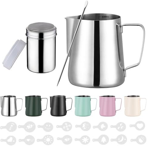 Zuquik Jarra de leche de acero inoxidable, 600 ml, con medición Mark 24 oz, jarra de espuma de leche con dispensador de cacao, 16 plantillas y bolígrafo para capuchino y espresso, color base