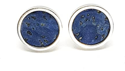 HAPPY CROWNS Edelstahl Ohrstecker rund 12mm | Kork Ohrringe blau mit Einschlüssen | Schmuck Unikate aus Deutschland | Nickelfreier Ohrschmuck | Vegan & Handmade