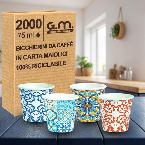 G.M. DISTRIBUZIONE 2000 Pezzi Bicchieri da Caffè in Carta con Grafiche Maioliche, 75 ml, Biodegradabili Biocompostabili, Usa e Getta, 4 Colorazioni, Ideale per Casa, Ufficio, Asporto Bevande Calde