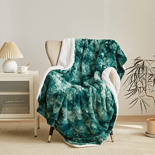Wajade Kunstfelldecke – Sherpa Schafdecke – Comfort Luxuriöse Flauschige Kuscheldecke – weiche Decke für Couch und Bett 130 x 160 cm –Dunkelgrün