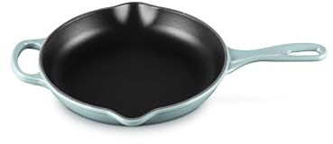 LE CREUSET Signature Gusseisen Brat- und Servierpfanne, Rund, Ø 23 cm, Für alle Herdarten inkl. Induktion geeignet, 1,93 kg, Sea Salt