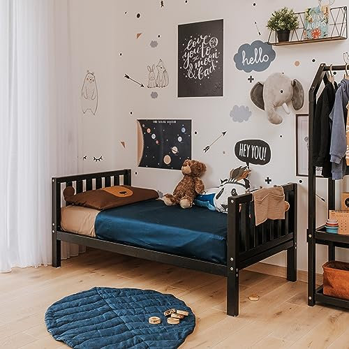 Sweet Home FROM WOOD Kinderbett mit Kopfteil - Holz Bettgestell mit Lattenrost -Montessori Möbel - Robustes Kinder Bett für Jungen & Mädchen - Kiefer Massiv (Schwarz, 200x120cm)