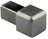 Quadrat-Außeneckstück Edelstahl V2A, passend für 8-mm-Profil | Quadratisches Außeneckstück aus Edelstahl V2A für einen sauberen Abschluss, passend für ein 8-mm-Profil.