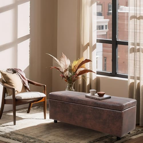 Corium Sitzbank mit Stauraum Bukit Sitztruhe bis 150 kg belastbar Truhenbank gepolstert Kunstleder 118 x 37 x 43 cm Polsterbank mit Deckel klappbar Braun