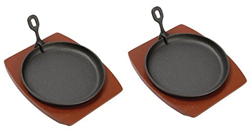 Gusseisen Servierpfanne rund mit Untersetzer und Griff Set