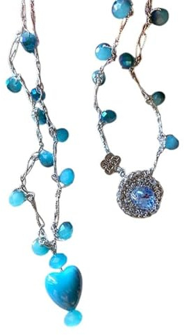 Sorelle Frappalà Collana girocollo artigianale fatta a mano, lavorata all'uncinetto con filato prezioso lurex argento, Cristalli in vetro azzurri e ciondolo a cuore in Ceramica azzurro - pezzo unico