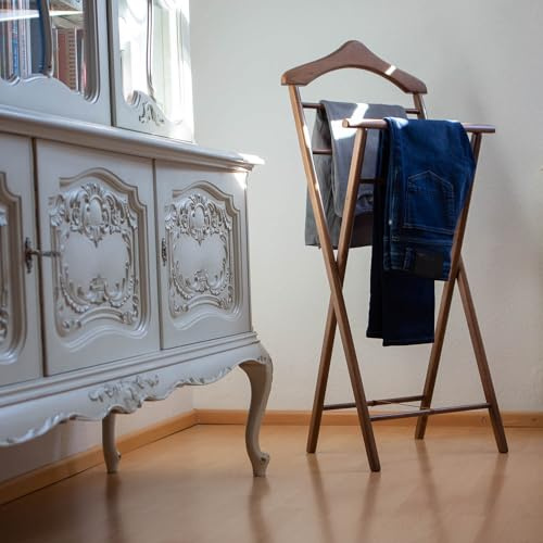 Staboos Herrendiener aus Massivholz - Stummer Diener (Nussbaum) | Fertig montiert, wasserlackiert & gebeizt – Kleiderständer, klappbar – Stiller Diener für Schlafzimmer