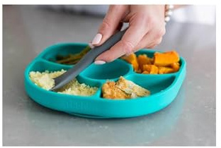 BBLUV Ensemble Yumi Bleu Ciel Cuillère et Assiette en Silicone Anti-Renversement pour Tout-Petit - Technologie Innovante de Ventouse pour Repas Autonomes et Propres