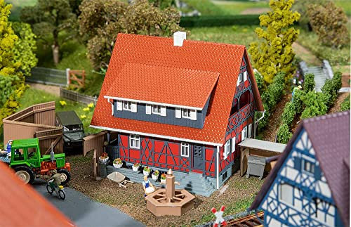 Faller 130587 Casa de Entramado de Madera con Fuente