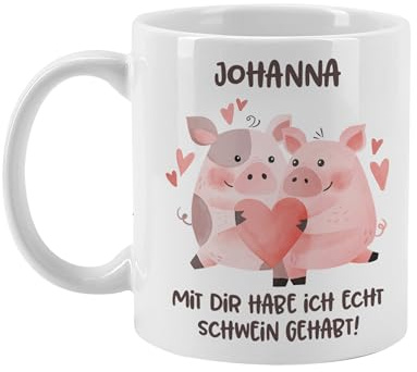 Herz & Heim® Personalisierte Tasse „Mit dir habe ich echt Schwein gehabt!“ – Geschenk mit Namen für Partner, Freunde oder Familie – Liebevoll bedruckte Keramiktasse 300 ml