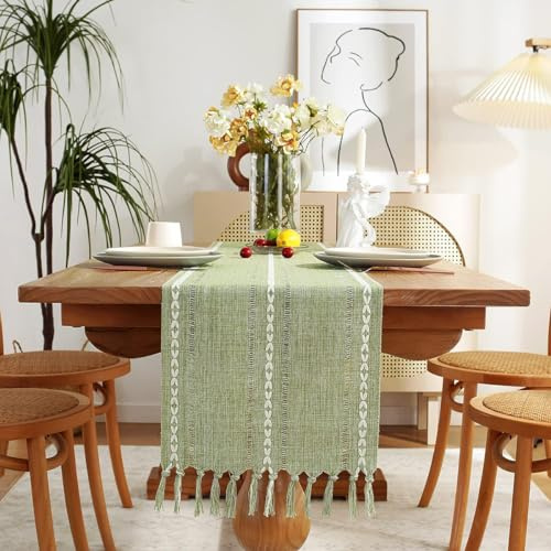 Wracra Camino de Mesa Algodón Lino, Camino de Mesa Verde Salvia Lavable | 33×120 cm, diseño bordado calado, rústico moderno, resistente al calor, grueso y resistente, comedor, decoración del hogar