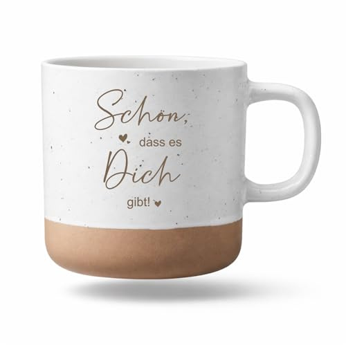 Bergliebe Keramiktasse Motiv | Liebestasse | Kaffeetasse | Teebecher weiß mit beigem Boden | Geschenk für Partner, Freundin | Lieblingsmensch | 360 ml Pohmer Design (Schön, dass es Dich gibt!)
