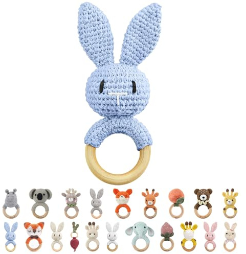 I LOVE MOM Greifling Babyrassel Beißring Gehäkelte Holz Häkeln Tiere Greifling Holz Spielzeug mit Sound Baby Geschenk für Neugeborenes Junge und Mädchen Geschenk zur Geburt - Blauer Hase