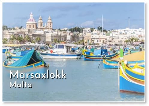 Calamita da frigorifero con porto di Marsaxlokk, un villaggio di pescatori a Malta.,