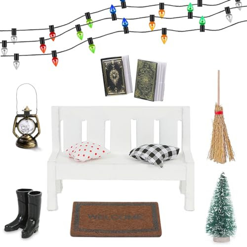Mini Puppenhaus Zubehör 10 Stück,1：12 Miniatur Wichtel Zubehör,Mini-Holzhocker Regenstiefel Besen Teppiche Öllampen Weihnachtsbäume Bunte Lichter Bücher,Puppenhaus-Dekorationszubehör