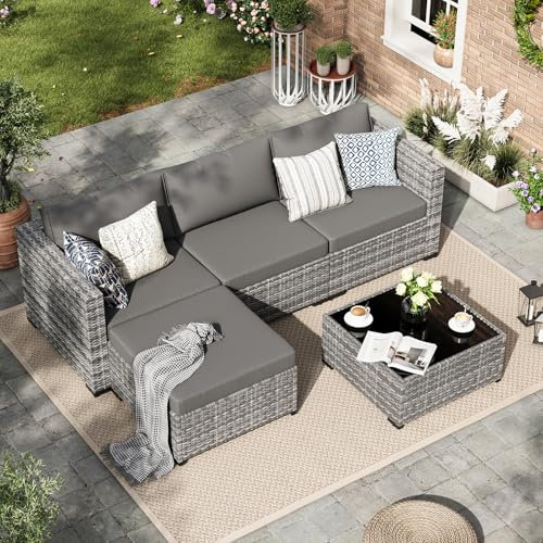 Amopatio Rattan Gartenmöbel-Set, Poly Rattan Sitzgruppe Couch 5 Teilig mit 3er Sofa, Sessel, Kissen und Glastisch für Garten, Terrasse und Balkon, Lounge-Set, Grau-meliert & Dunkelgraue Bezüge