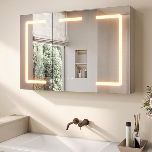 SONNI Spiegelschrank Bad mit Beleuchtung 90x60cm 3-türig Montiert Kaffee | Keine Montage nötig! 15mm robustes Holz, 3 Lichtfarben dimmbar m. Memory, Steckdose, Antibeschlag f. Komplettrenovierung