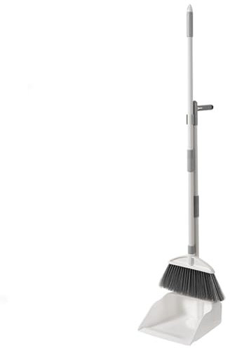 Set di scopa e paletta comodamente riposti scopa e paletta per la pulizia della terrazza, della camera da letto, della cucina e dell'ufficio