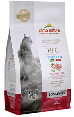 Almo Nature HFC Longevity Sterilized – torrfoder för katter med färsk havsabborre och guldbror ursprungligen livsmedelskvalitet och används nu för kattmat.
