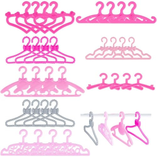 PH PandaHall 80 Stück Kleiderbügel Für Puppen 8 Stil Rosa Kleiderbügel Für Puppenkleidung Schöne Puppen Kleidung Organizer Zubehör Für Puppen Kleiderschrank Kleider Dekoration Outfit Halter Geschenk
