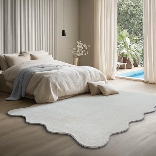 the carpet Lina Shape Scallop Teppich, Kunstfell, Flauschiger Teppich, Anti-Rutsch Unterseite, Waschbar, Super Soft, Creme, 120 x 160 cm