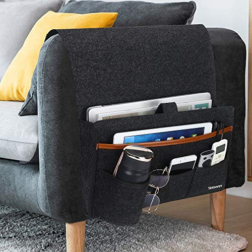 Betoores Borsa per Bracciolo Divano, Sedia Poltrona Divano Organizer con Foro Appeso per Bottiglie d'Acqua, iPad, Tavoletta, Riviste, Telecomando, Auricolari - Grigio Scuro