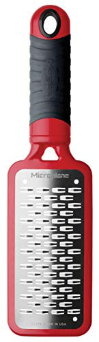 Microplane Cinta ralladora de cocina para queso duro, manzana, zanahoria, calabacín y chocolate de la serie Home en color rojo y acero inoxidable