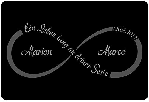 Geschenke 24 Personalisierte Fußmatte für Paare | Mit Unendlichkeitszeichen | persönlicher Vorleger als Hochzeitsgeschenk für Brautpaar | personalisiert mit Namen und Datum zum Jahrestag | 60 x 40 cm
