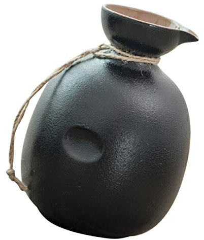 SHOWERORO Ceramic Sake Kettle Japanese Wine Jug Traditional Style for Serving Rice Wine at Home Dining Scenario