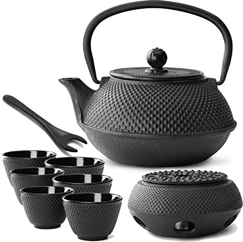 Bredemeijer Teekanne asiatisch Gusseisen Set 0.8 Liter - schwarze Gusskanne mit Henkel & Edelstahl Tee-Filter Sieb-Einsatz für losen Tee & 6 Teebecher (Tassen) & Stövchen & Deckelheber