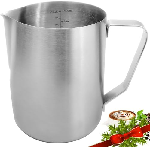Milchkännchen, Milk Pitcher,900 ml 30fl. oz.– Edelstahl Milchkännchen für Barista, Latte Art, Cappuccino und Latté, Embossed Scale, Silber