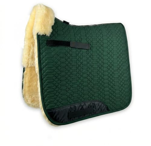 Engel Reitsport SCHABRA2-D-GRU-MED Lammfell Dressur Schabracke | fully lined, Fellkranz vorne, robuster Baumwoll Steppstoff, Dressur, Stoff grün Fell med.