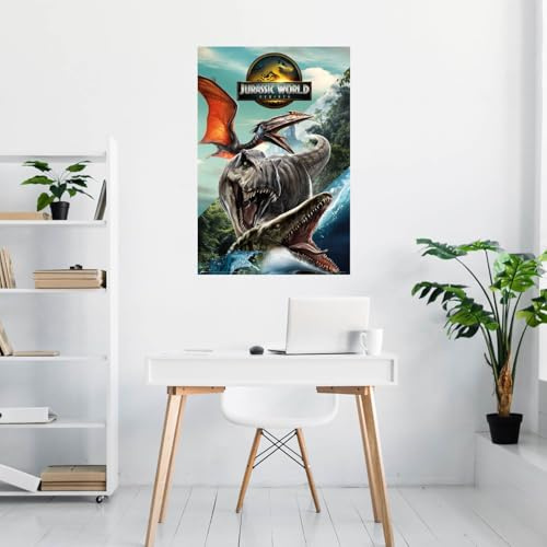 Grupo Erik Jurassic World Rebirth Poster Kunstdruck Merch | Poster Deko Wohnzimmer oder Deko Schlafzimmer - Deko Zimmer - Größe 61 x 91 - Offizieller Jurassic Park Fanartikel