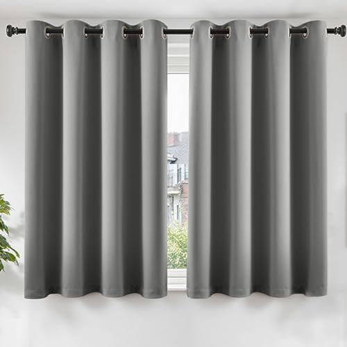 TOPICK Gardinen Verdunklungsvorhänge Vorhänge H145xB140 2er Set Hellgrau | Gardinen mit Ösen Wohnzimmer Vorhänge Blickdicht Blackout Schlafzimmer Curtains Fensterdekoration Übergardinen Ösenvorhänge