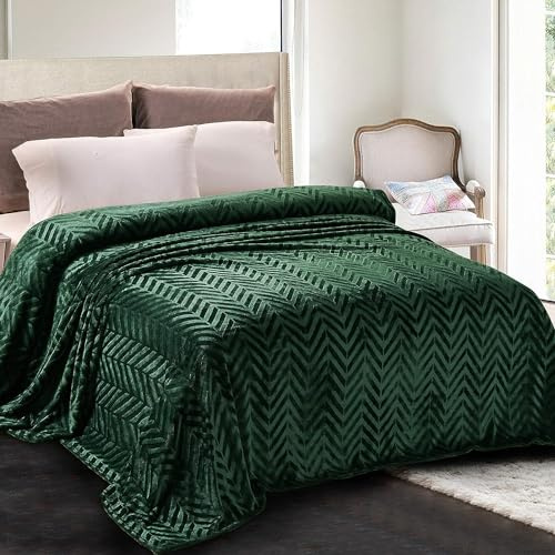 Whale Flotilla Kuscheldecke mit Chevron Muster 230x270 cm, Warme Tagesdecke Wohndecke Superweiche und Kuschelige Fleecedecke Flanell Decke, Dunkelgrün