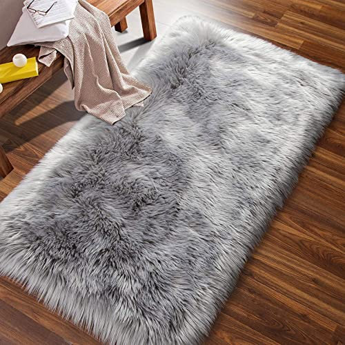 AUFELL Grey Fluffy Rug Soft Faux Fur Bedroom Carpet for Girls Room,Small Area Rug for Sofa,Living Room,Nursery,Washable Shag Rug,Cute Home Deco(23.6 x 35.4 inch)