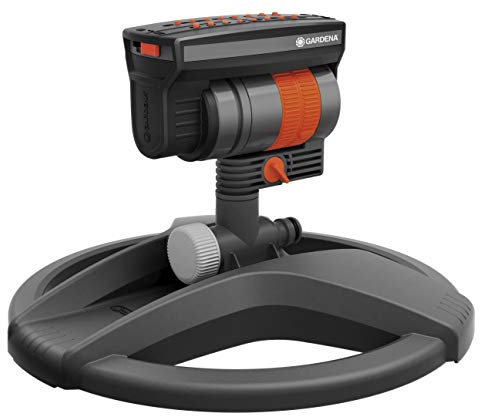 Gardena Viereckregner ZoomMaxx-Aktion: Variabler Sprinkler für unterschiedlichste Anforderungen und Flächen von 9 - 216 m², Reichweite 3 - 18 m, Sprengweite 3 - 12 m, mit Standfuß (8128-20), Modern